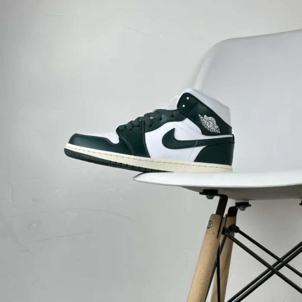 Air Jordan 1 Mid 