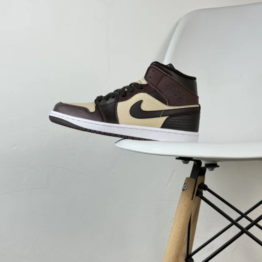 Air Jordan 1 Mid 