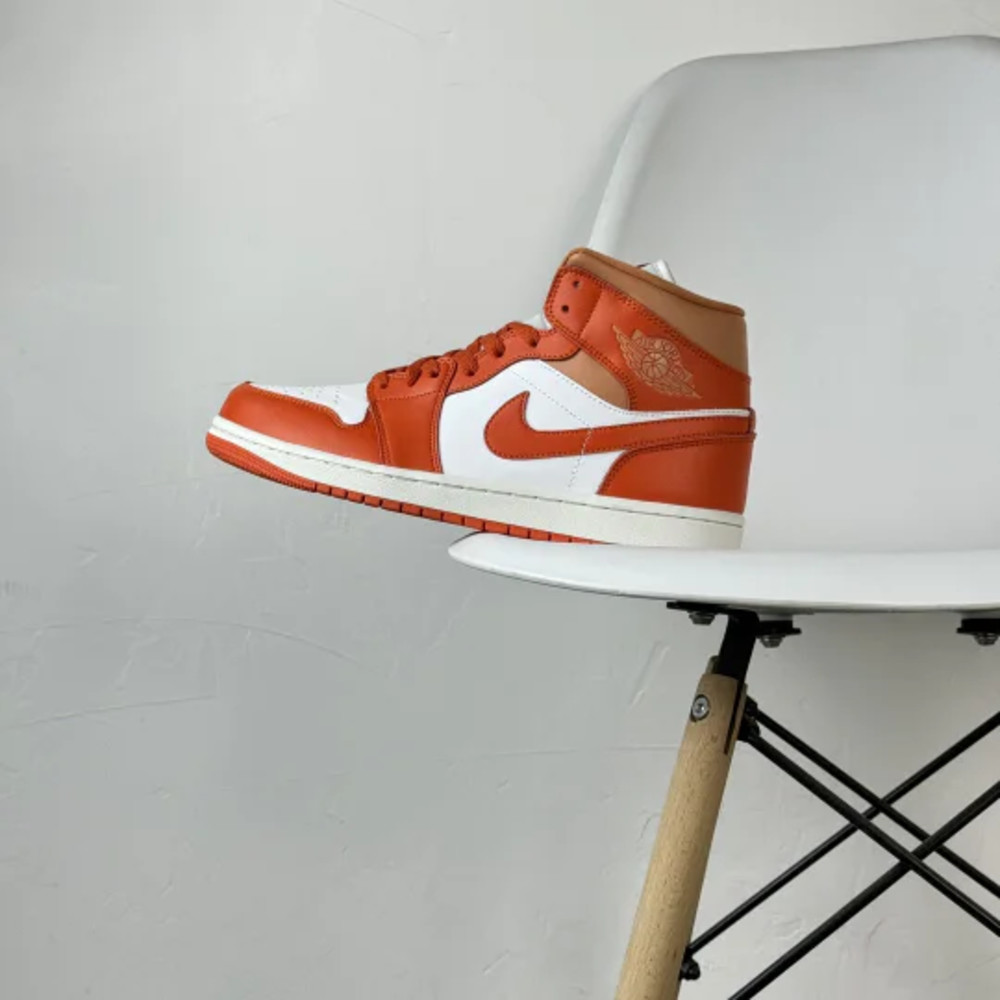 Air Jordan 1 Mid 