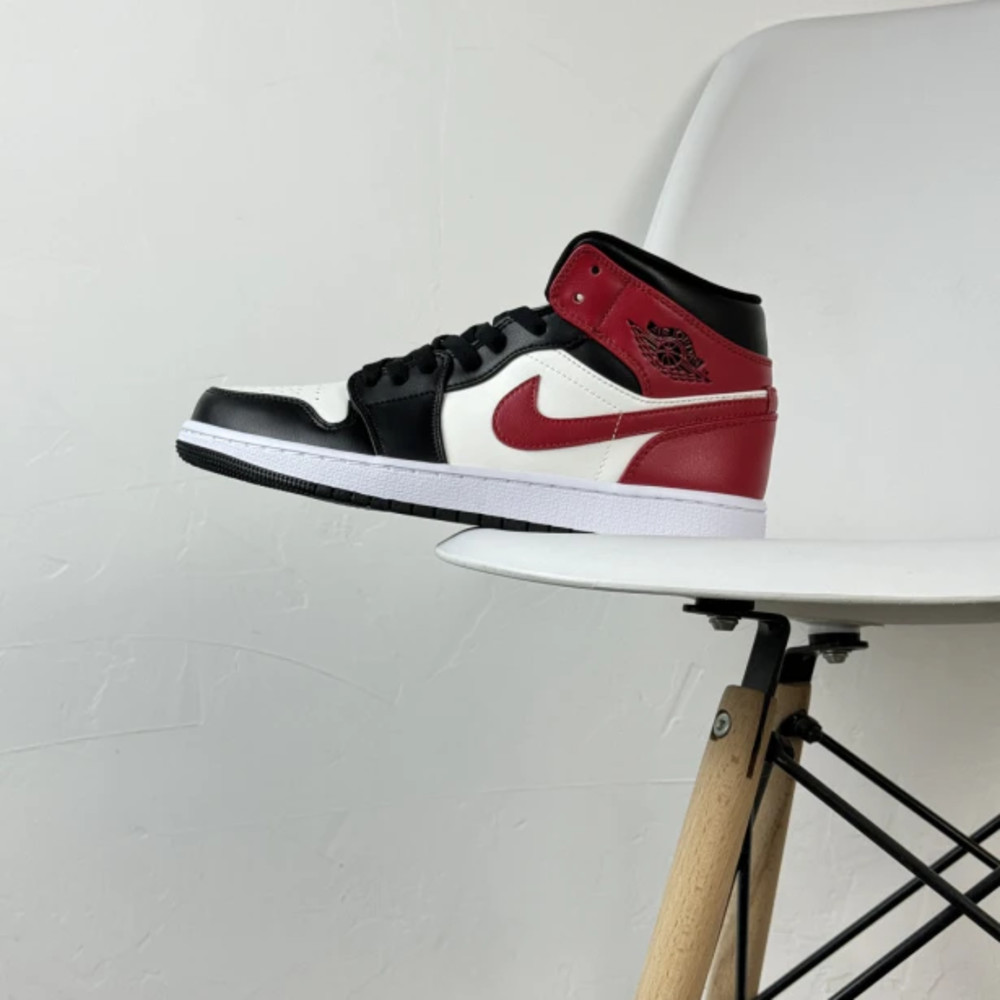 Air Jordan 1 Mid 