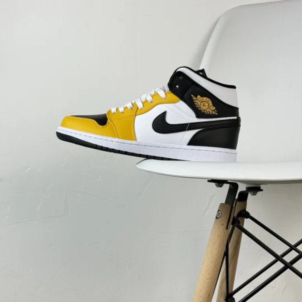 Air Jordan 1 Mid 