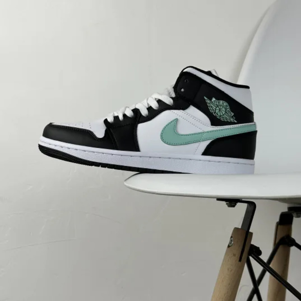 Air Jordan 1 Mid ‘Green Glow’