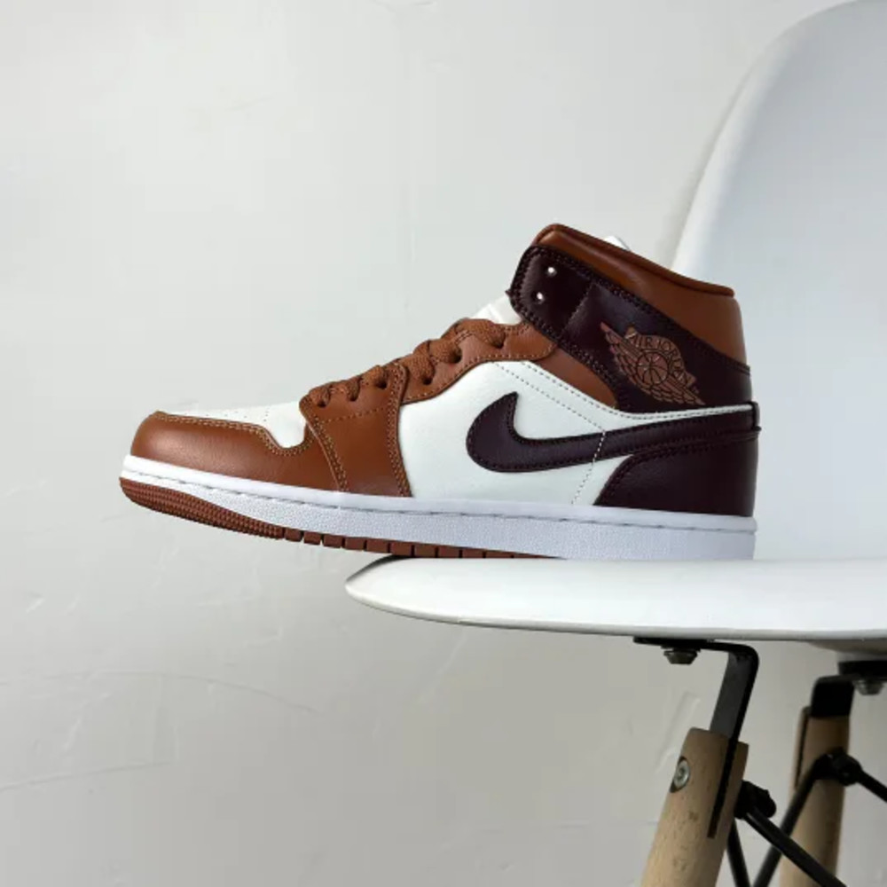 Air Jordan 1 Mid 