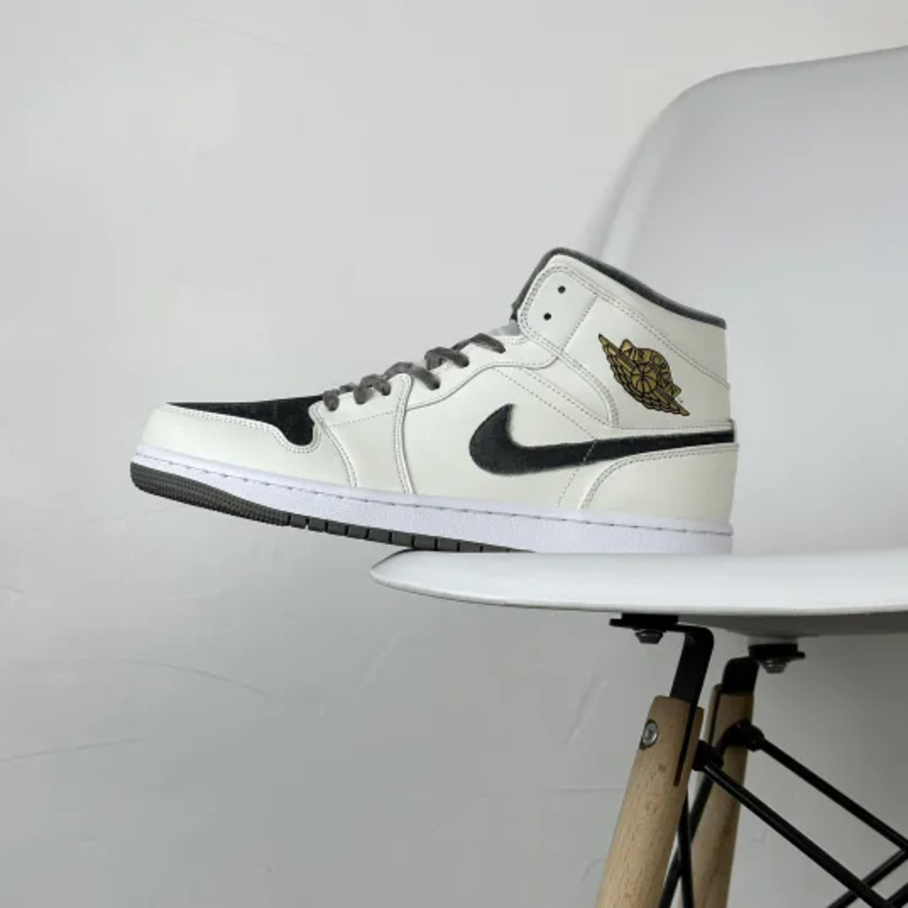 Air Jordan 1 Mid Beige Grey