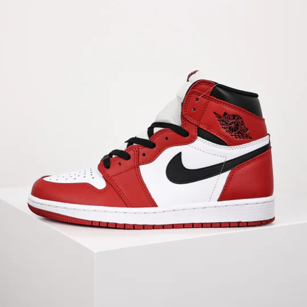 Air Jordan 1 Retro High OG Chicago 2015