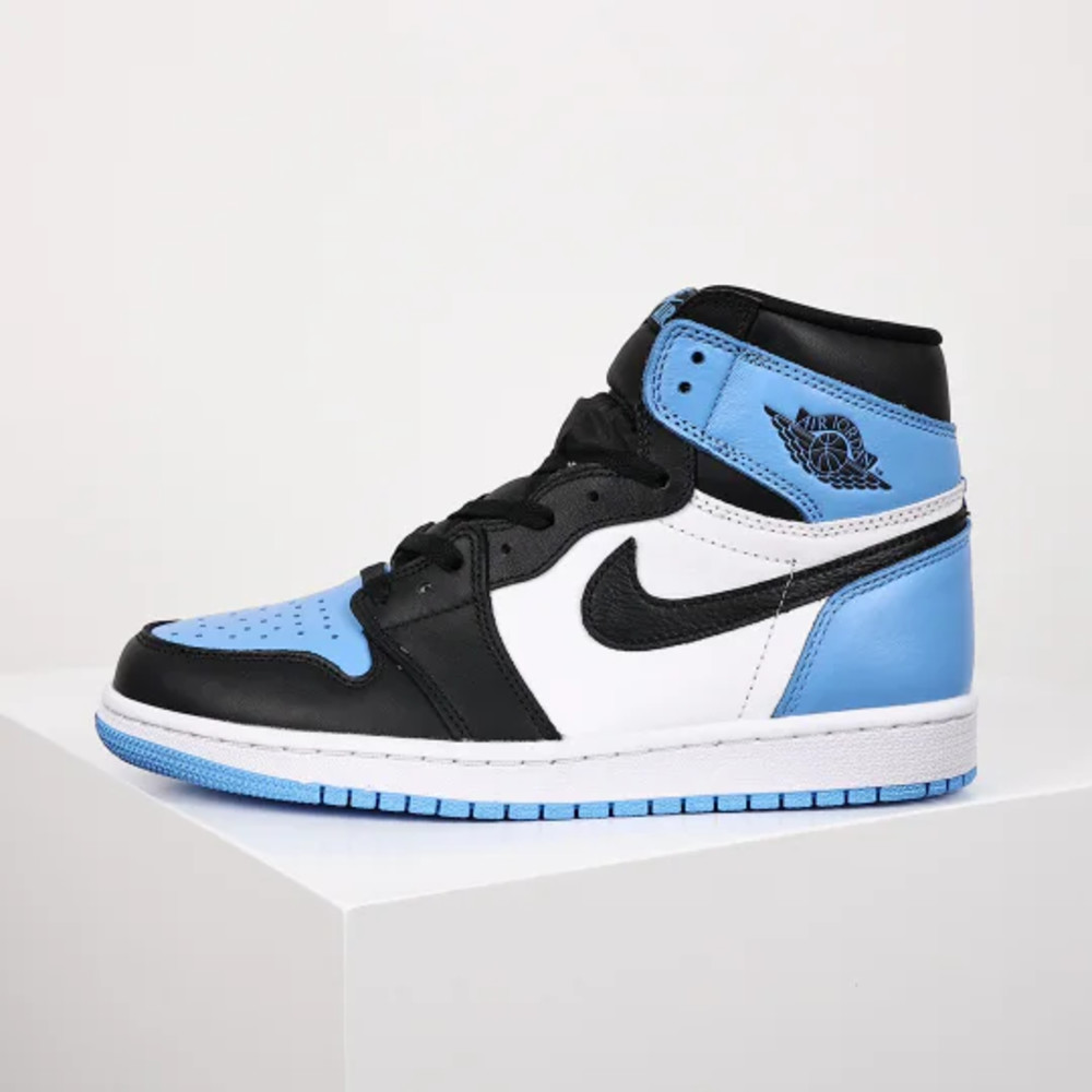 Air Jordan 1 Retro High OG UNC Toe