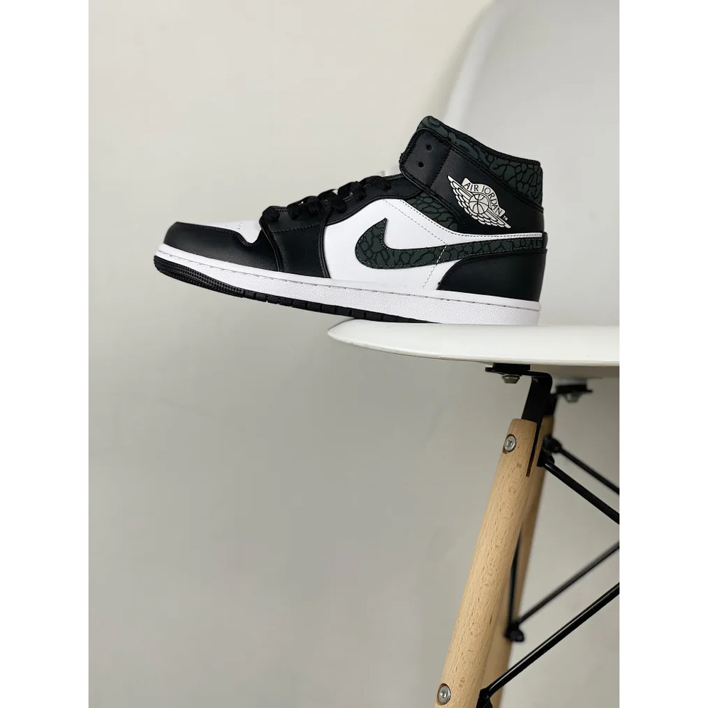 Air Jordan 1 Mid 