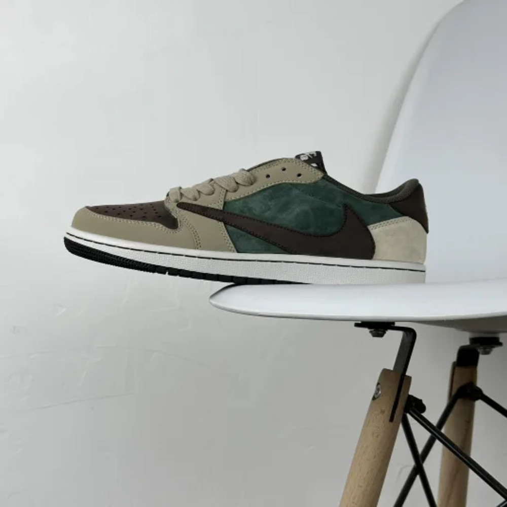Travis Scott x Nike Air Jordan 1 Retro Low 