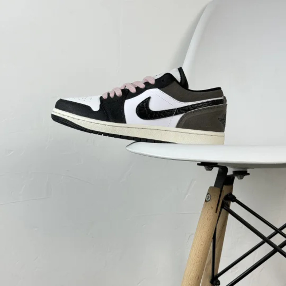 Nike Air Jordan 1 Low OG 'Mocha'