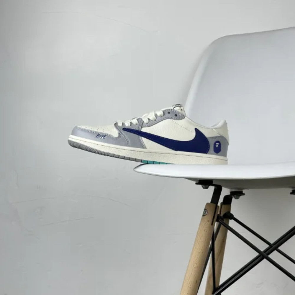 Travis Scott x Fragment Design x Air Jordan 1 Low OG SP White/Blue/Grey