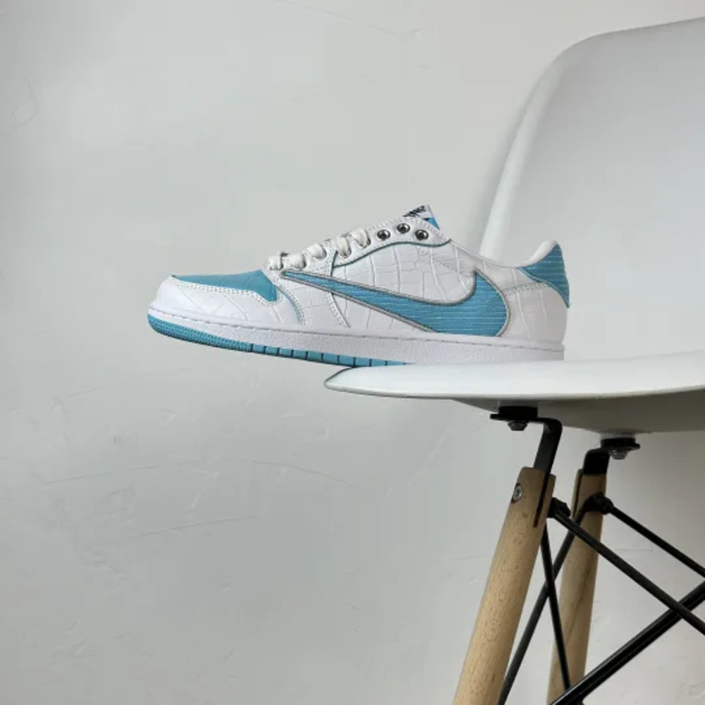 Travis Scott x Nike Air Jordan 1 Low OG 