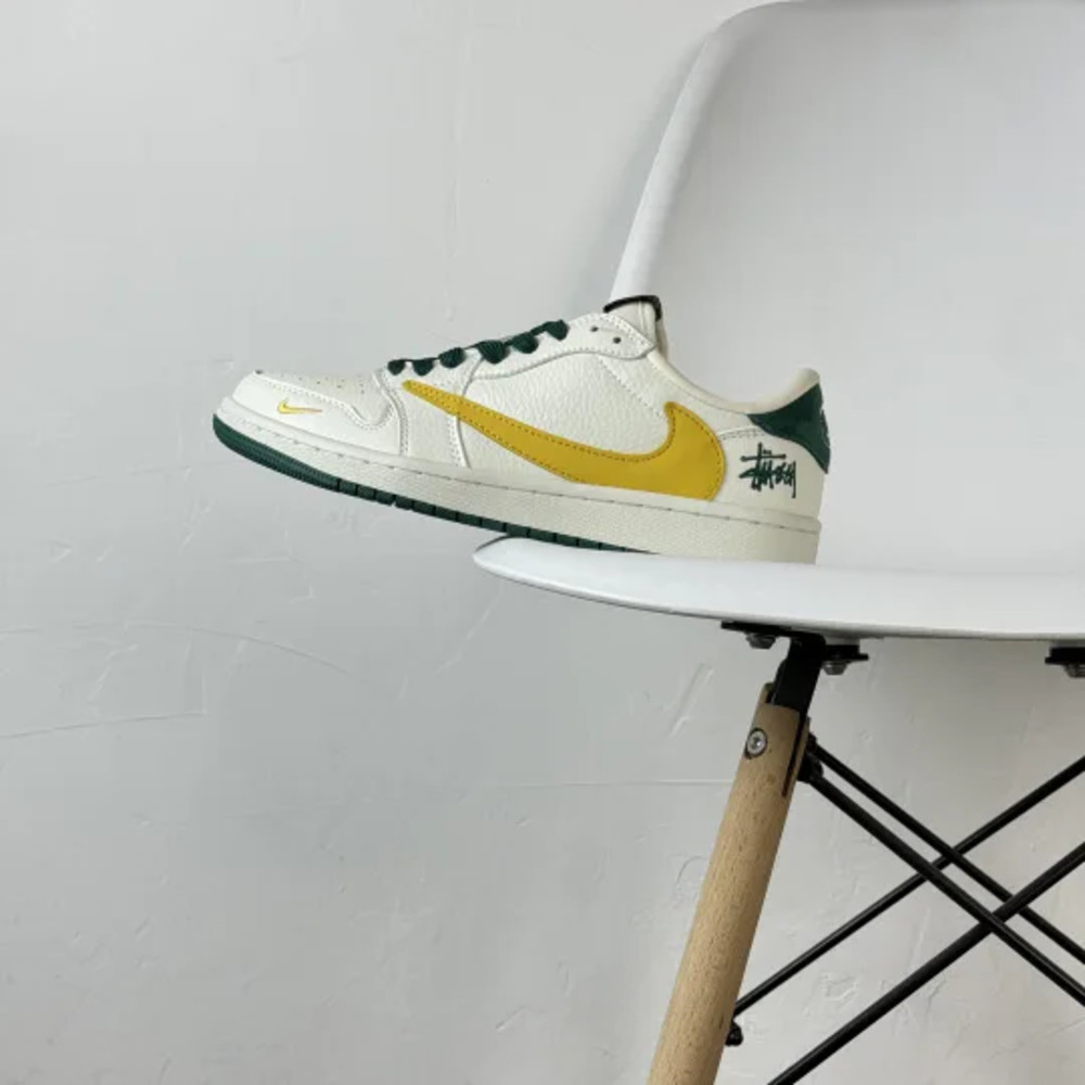 Travis Scott x Fragment Design x Nike Air Jordan 1 Low OG SP 