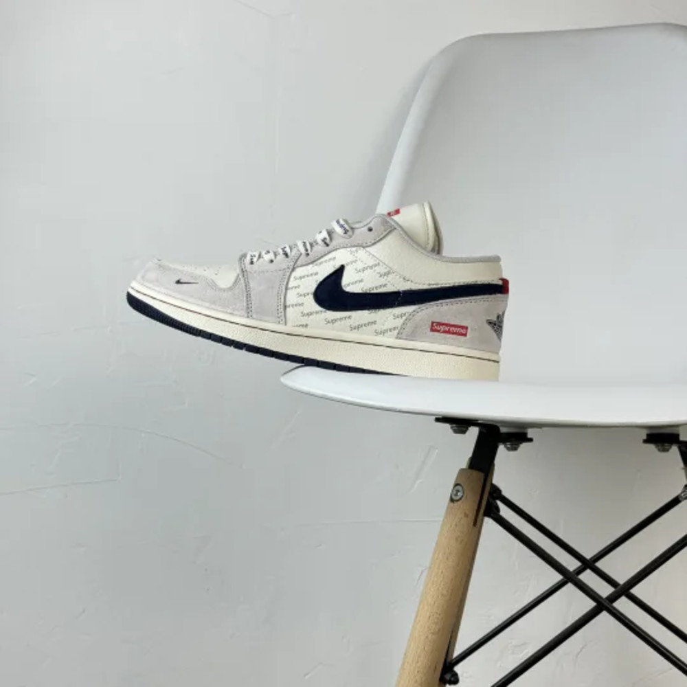 Supreme x Nike Air Jordan 1 Low OG 