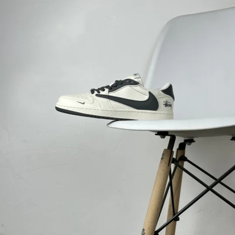 Travis Scott x Nike Air Jordan 1 Low OG SP TS