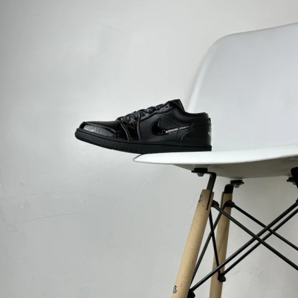 Nike Air Jordan 1 Low SE “Black Patent”