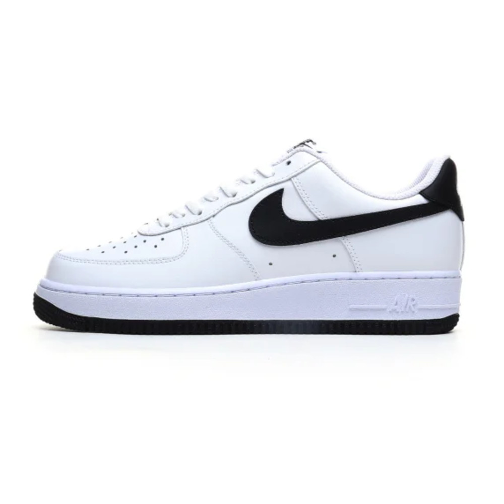 Nike Air Force 1 ’07 ‘White Black Outsole’