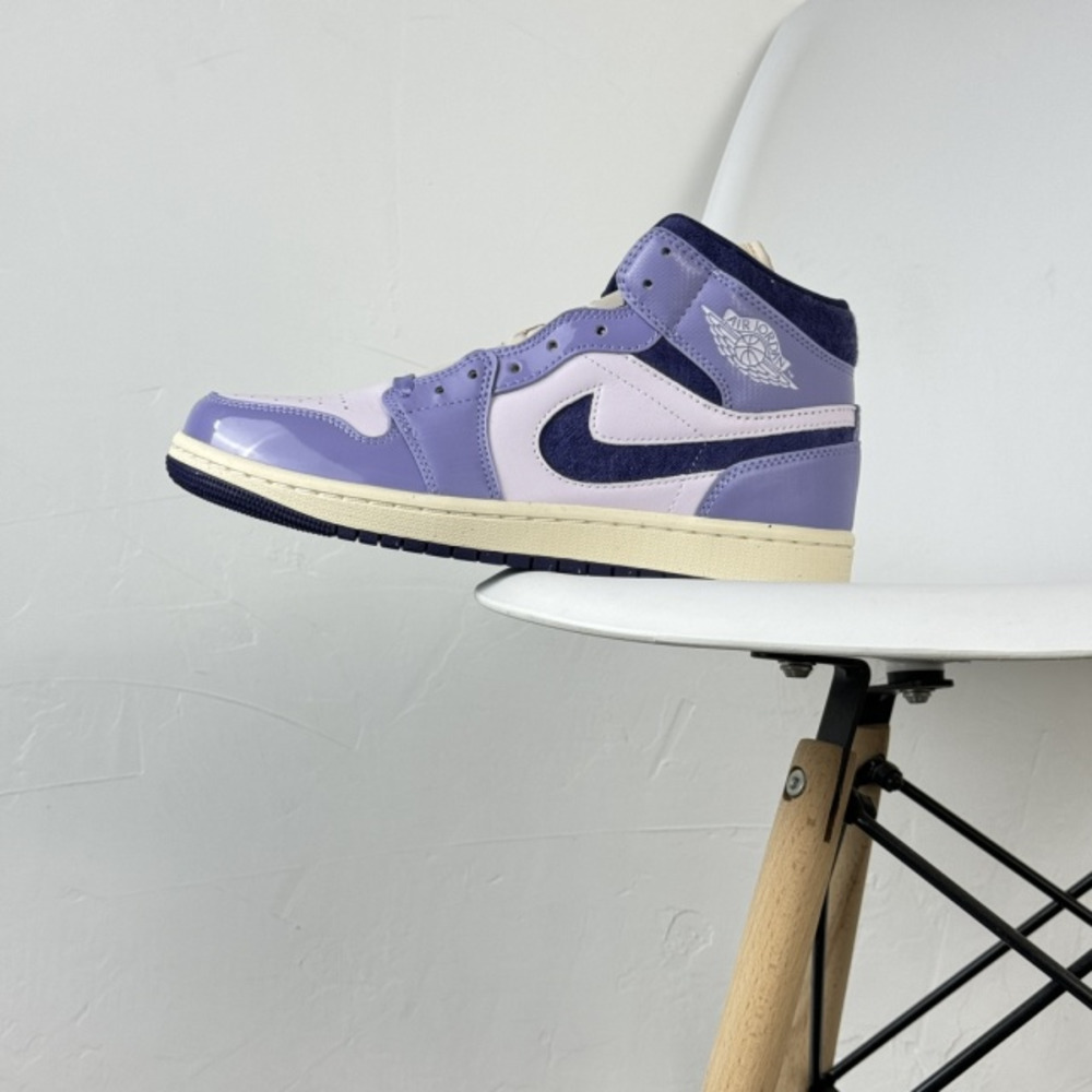 Air Jordan 1 Mid SE 